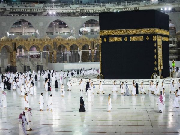 Saudi Arabia reopens the gates of Mecca