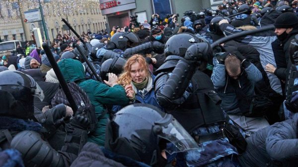 Police arrest thousands of Protestors in Russia