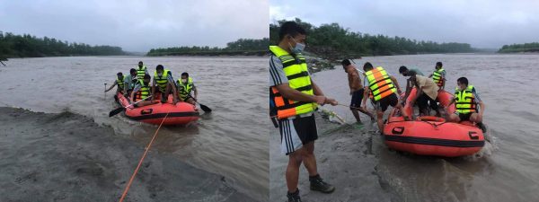Rescuers getting prepared for flood, Mock Practice in Karnali