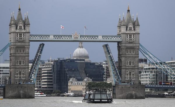 Tower Bridge at London gets stuck open for the second time in a year, reopened