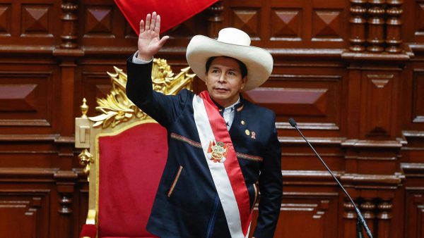 Peru’s president announces permanent departure of the entire council of ministers