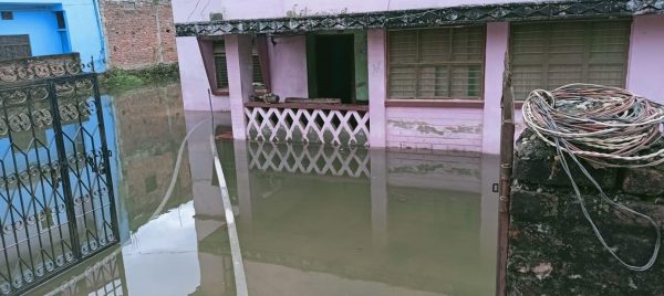 A flood survivor of Itahari tells his story of city floods