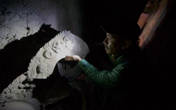 Archaeologists scanning overseas for “stolen” artifacts of Nepal