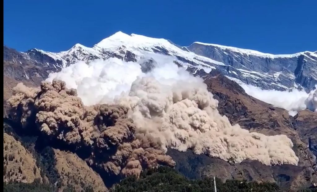 Avalanche at Tukuche leaves 11 injured, human casualty averted due to gorge