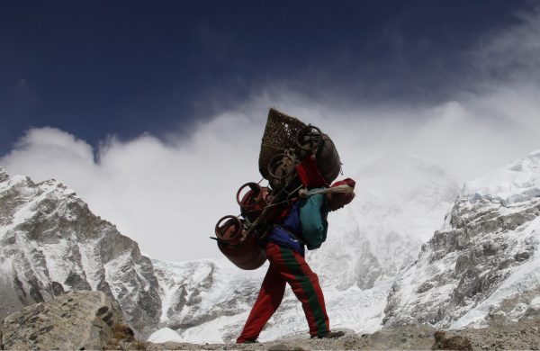 Mountaineering Association decides to supply relief aid to 3,000 tourism workers