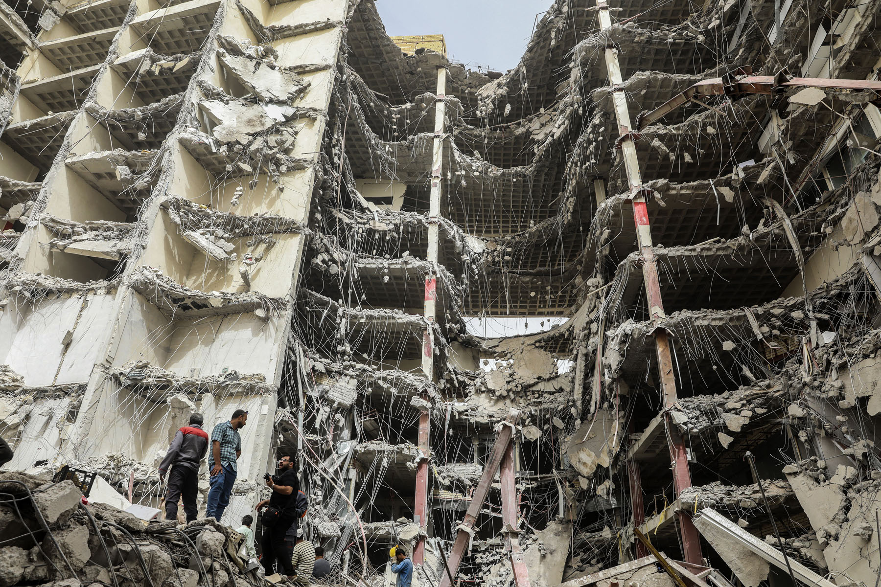 Building collapse in Iran kills 11, many trapped