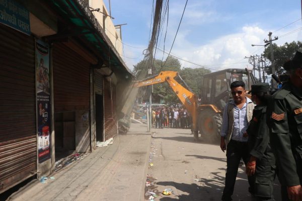 Mayor Leads Efforts to Dismantle Encroached Buildings in Birgunj