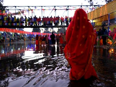 Chhath Parva: Devotees offer “Argha” to rising sun