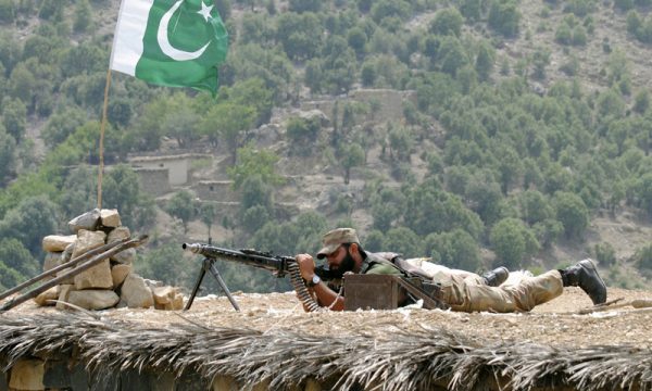 Pakistani Army conducts anti terrorist operation in Bannu