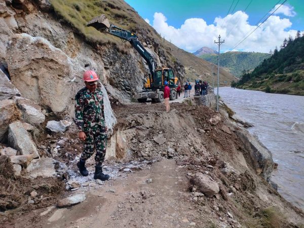 Nepal Army’s Heroic Effort: Breaking Landslide Barriers to Restore Vital Martadi-Kolti Road