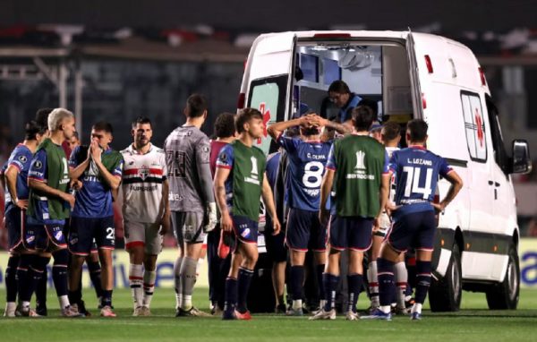 Uruguayan Defender Juan Izquierdo Passes Away After On-Field Collapse