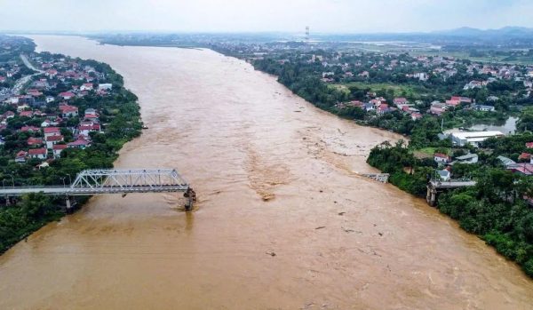 Super Typhoon Yagi Causes Bridge Collapse and Leaves 13 Missing in Vietnam