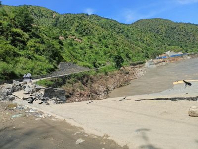 Floods and Landslides Severely Damage BP Highway, Impacting Traffic and Local Businesses