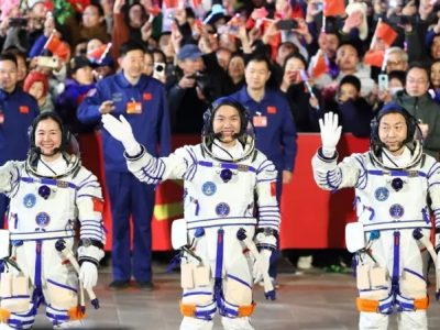 China’s Shenzhou-19 Spacecraft Reaches Tiangong Station with Three Astronauts