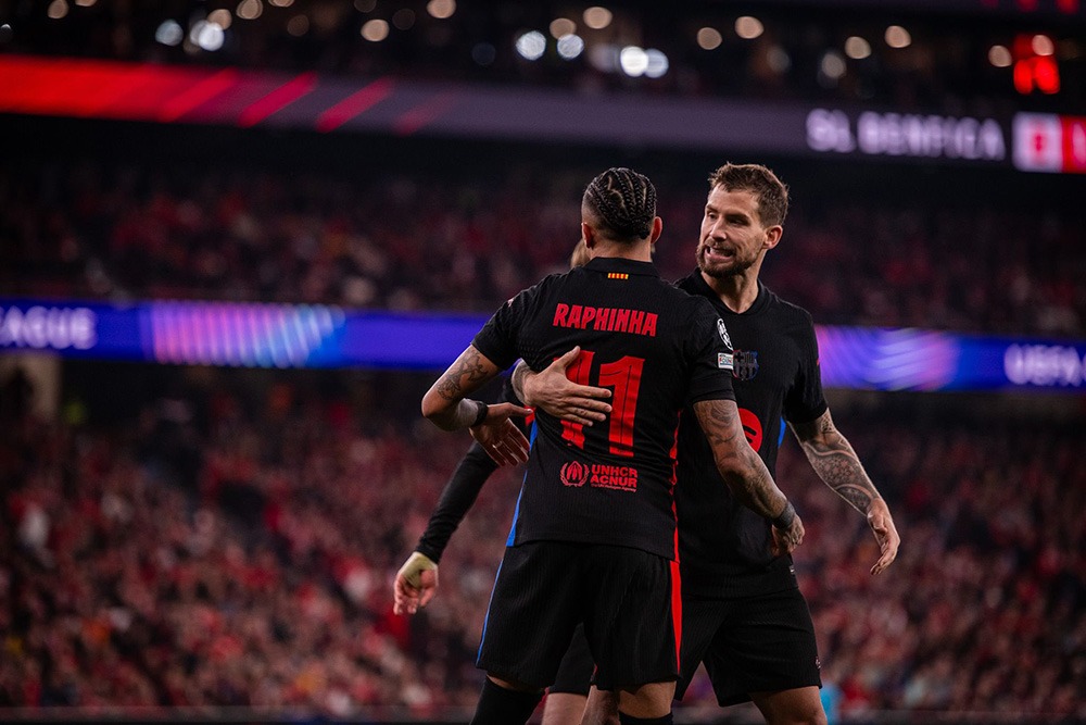 Barcelona Edges Past Benfica in Champions League Round of 16 First Leg