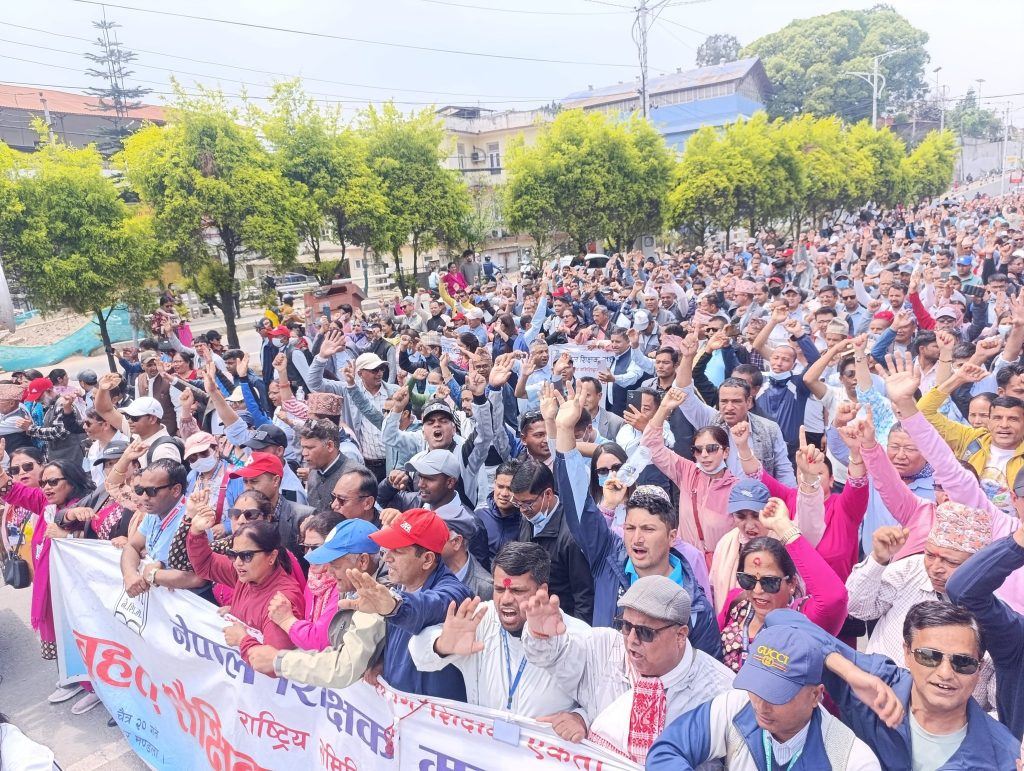 Teachers’ Federation Vows to Continue Protest Until Education Bill Passed