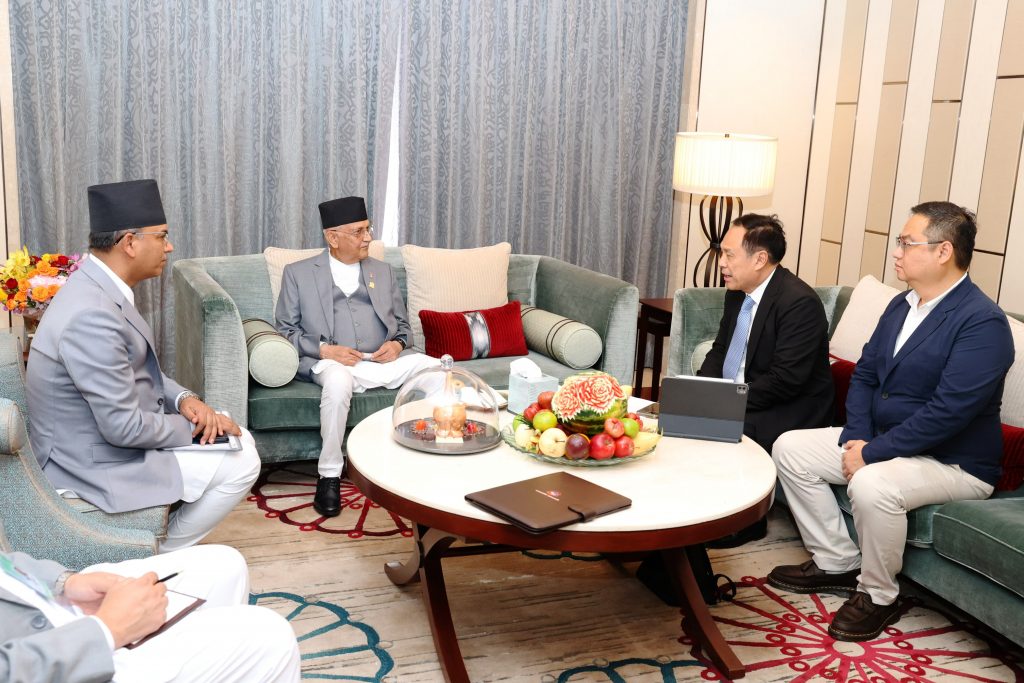 Thai-Nepal Friendship Association Chairman Meets PM Oli in Bangkok