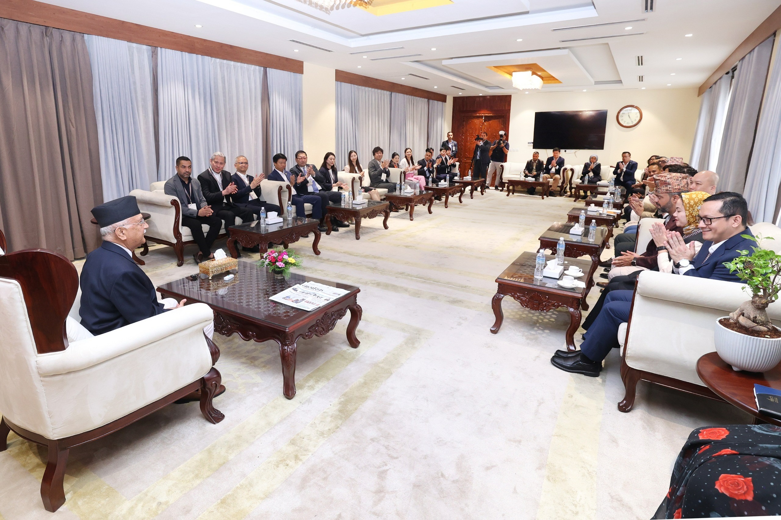 APN Forum Delegates Meet PM Oli to Discuss Regional Digital Finance Cooperation