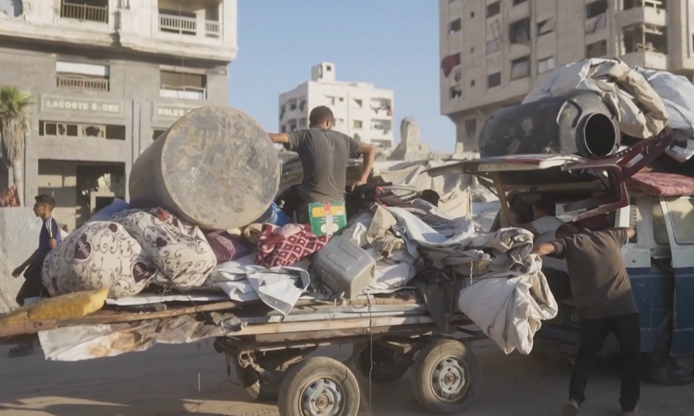 Tens of thousands flee Gaza City as Israeli army expands ground offensive