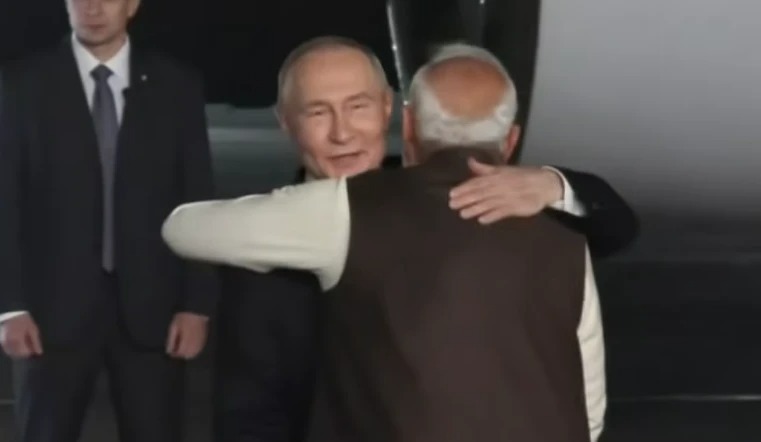 Putin Arrives in Delhi for Two-Day India Visit